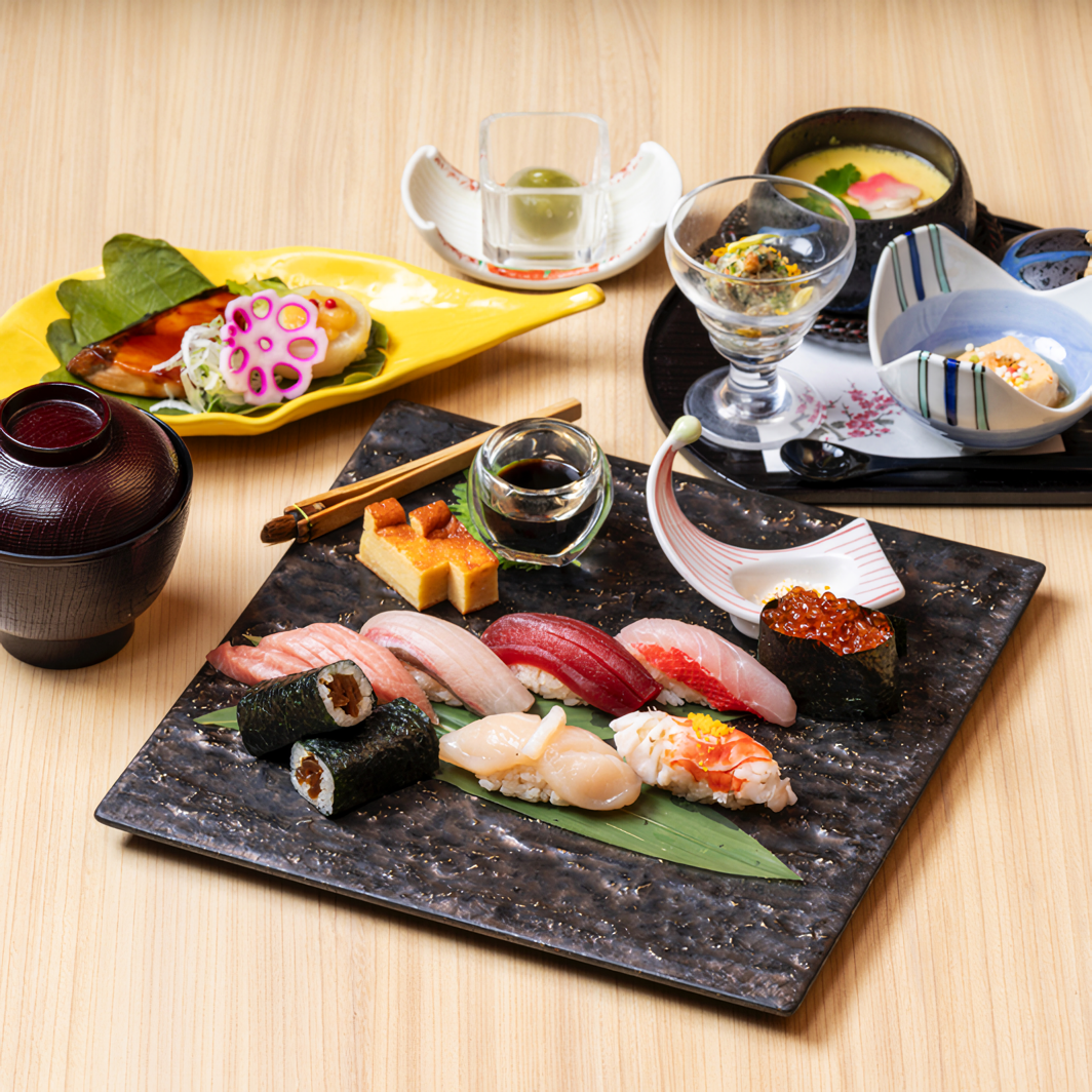 【土日祝期間数量限定】<br>いぶきの鮨会席 ～豪華本鮪入り～<br>乾杯スパークリングワイン<br class='sp_only'>＆あわびの酒蒸し陶板付<br>7,800円 ⇒ 6,000円